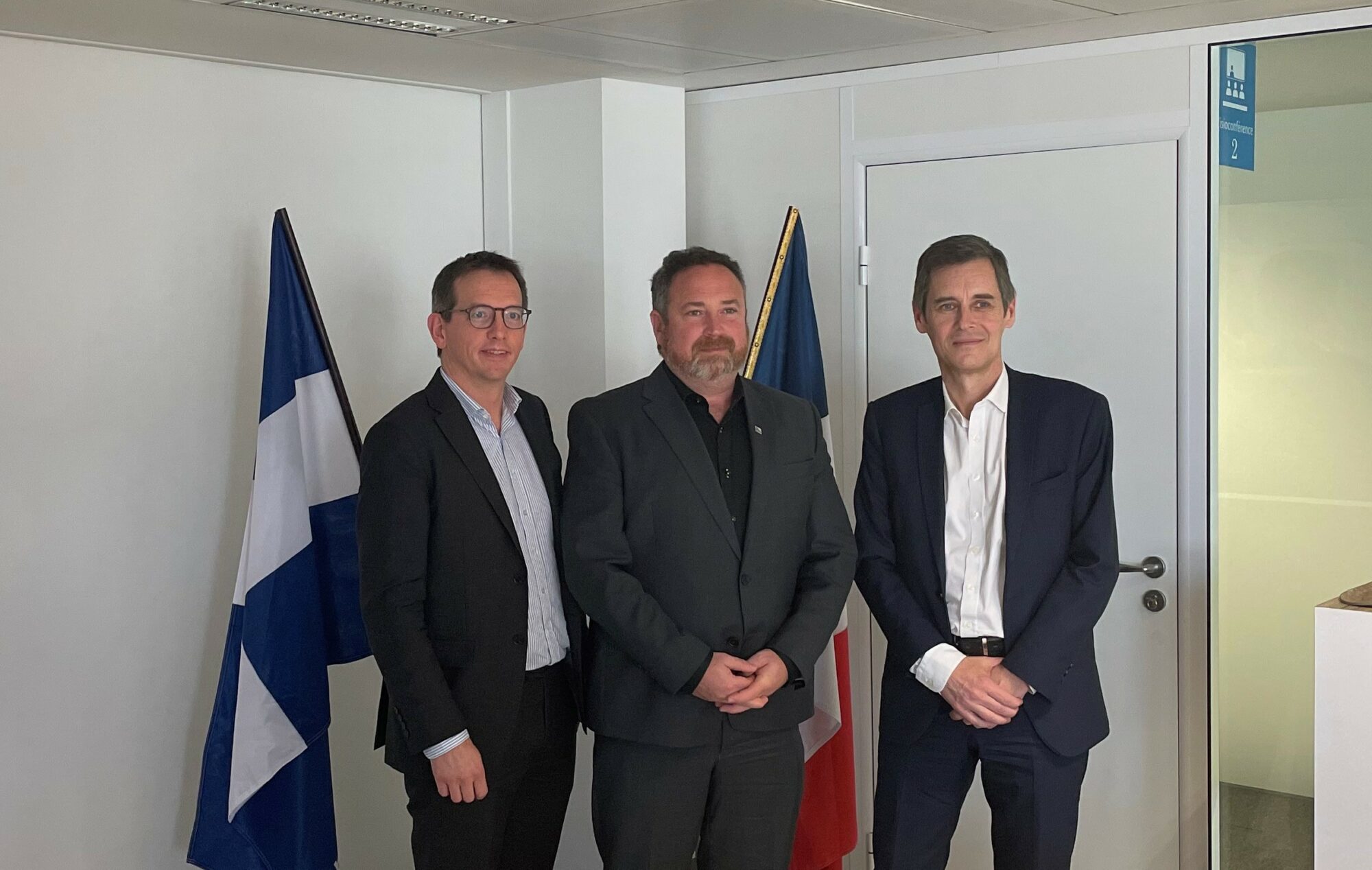 Flying Whales — A delegation from TroisRivières visits our premises